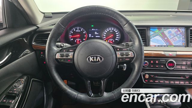 Kia K7 2017 — photo 13