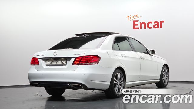Mercedes-Benz E-Class 2014 — photo 2