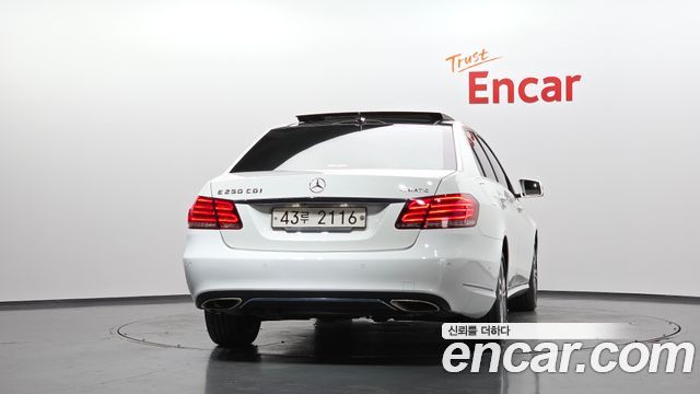 Mercedes-Benz E-Class 2014 — photo 4