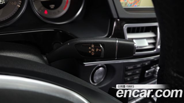 Mercedes-Benz E-Class 2014 — photo 9