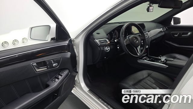 Mercedes-Benz E-Class 2014 — photo 10
