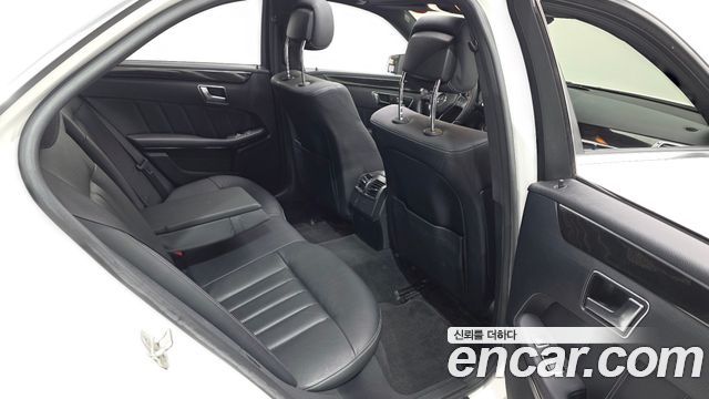 Mercedes-Benz E-Class 2014 — photo 12
