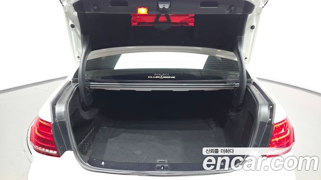 Mercedes-Benz E-Class 2014 — photo 20