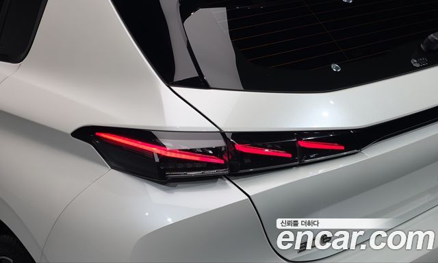 Peugeot 308 2022 — photo 9
