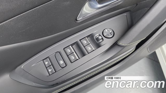 Peugeot 308 2022 — photo 36