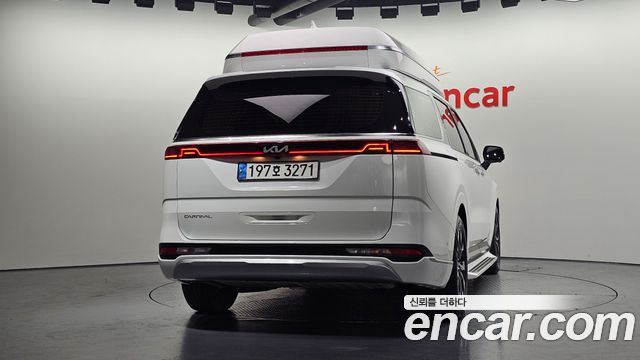 Kia Canival 2023 — photo 4