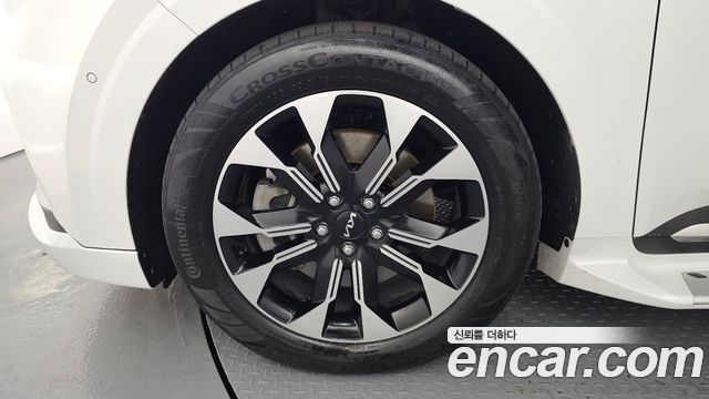Kia Canival 2023 — photo 5