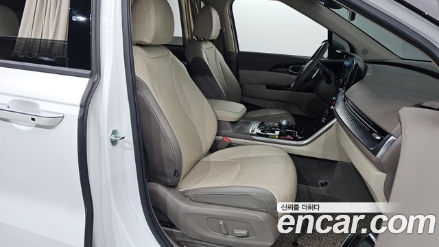 Kia Canival 2023 — photo 17