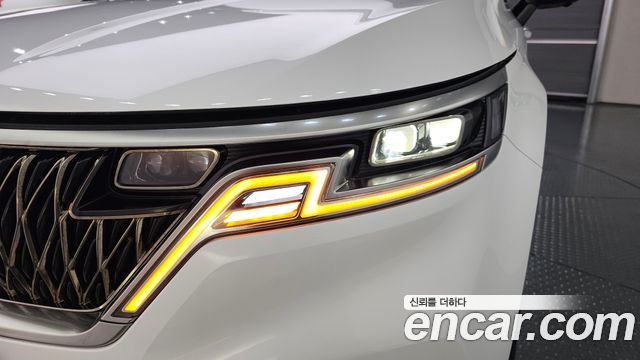 Kia Canival 2023 — photo 8