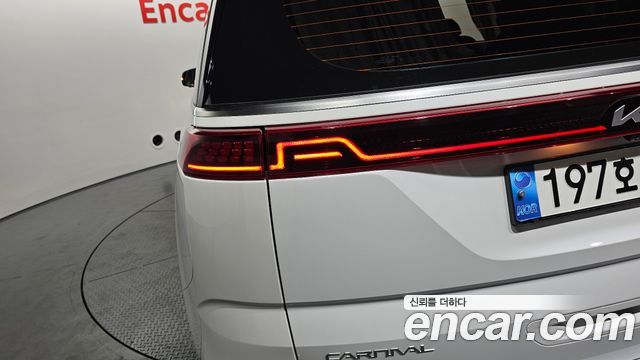 Kia Canival 2023 — photo 9