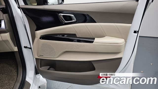 Kia Canival 2023 — photo 14