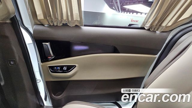 Kia Canival 2023 — photo 15