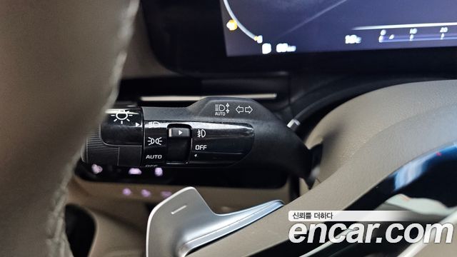 Kia Canival 2023 — photo 28