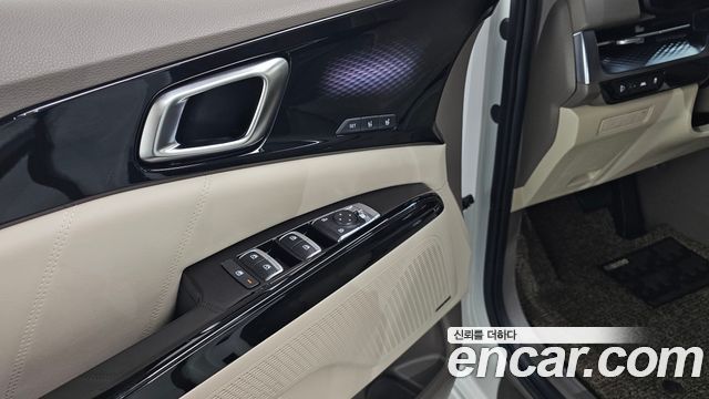Kia Canival 2023 — photo 31
