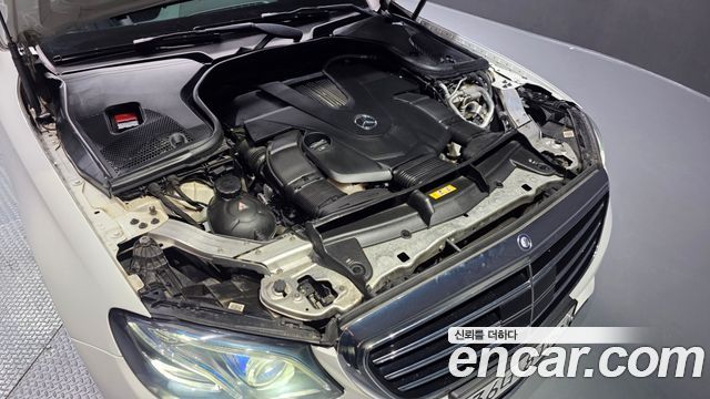 Mercedes-Benz E-Class 2017 — photo 6