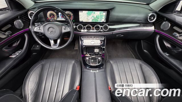 Mercedes-Benz E-Class 2017 — photo 10