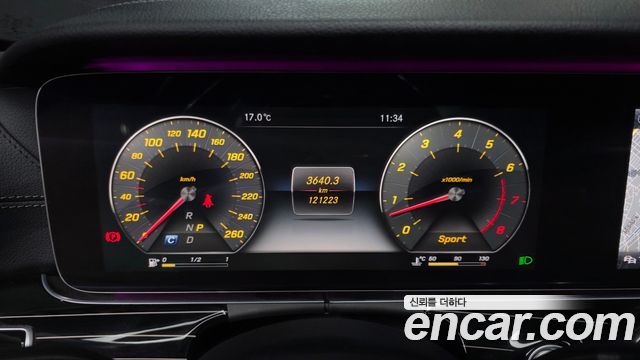 Mercedes-Benz E-Class 2017 — photo 11
