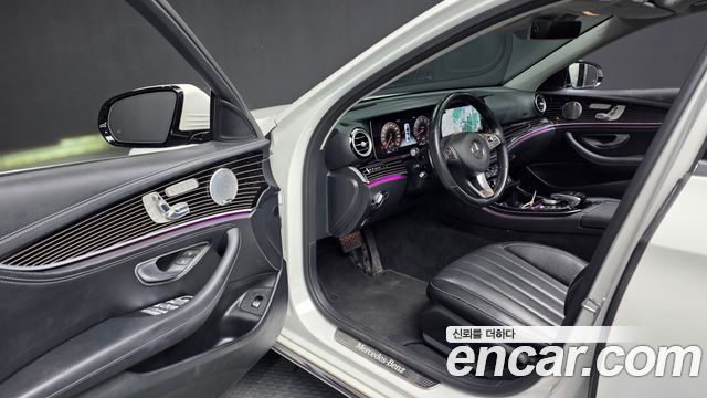 Mercedes-Benz E-Class 2017 — photo 13