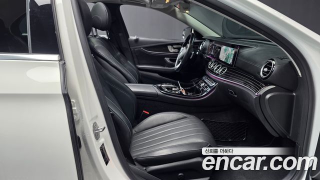 Mercedes-Benz E-Class 2017 — photo 17