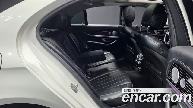 Mercedes-Benz E-Class 2017 — photo 18