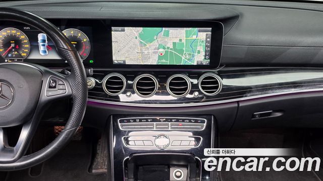 Mercedes-Benz E-Class 2017 — photo 20