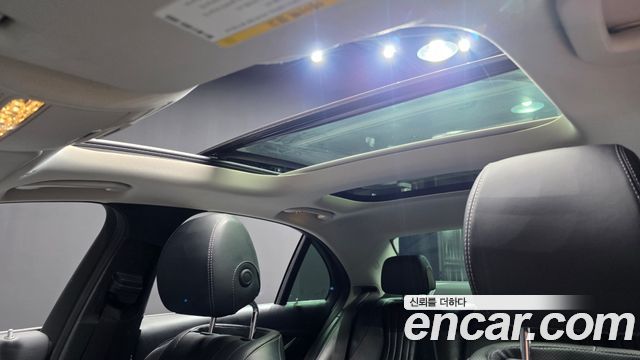 Mercedes-Benz E-Class 2017 — photo 24