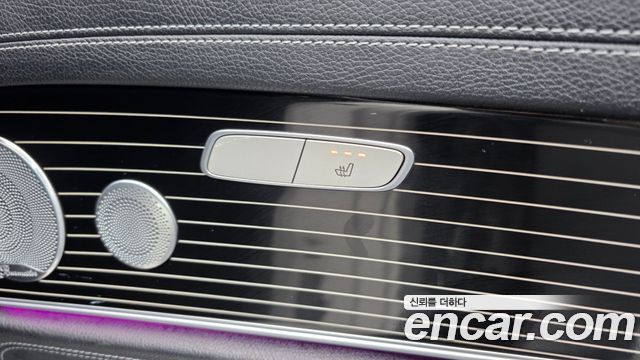 Mercedes-Benz E-Class 2017 — photo 25