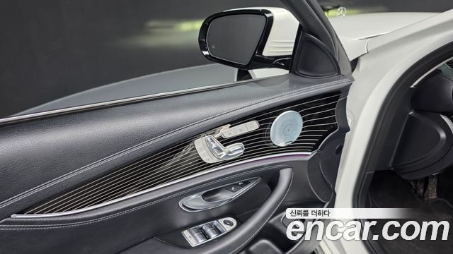 Mercedes-Benz E-Class 2017 — photo 28