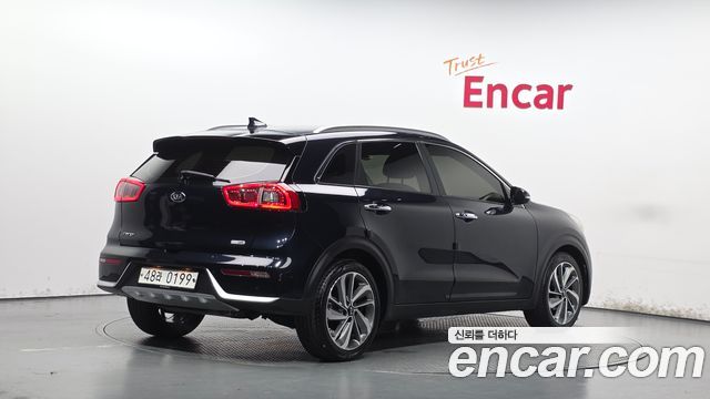 Kia Niro 2017 — photo 2