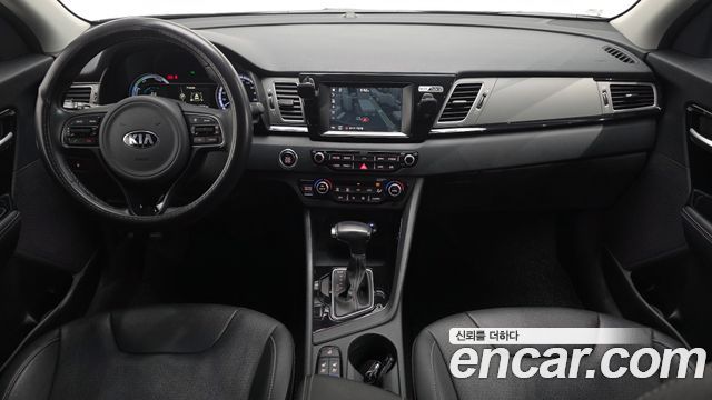 Kia Niro 2017 — photo 10