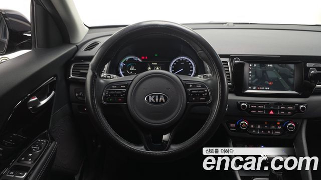 Kia Niro 2017 — photo 20