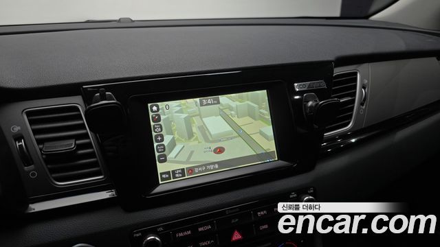 Kia Niro 2017 — photo 21