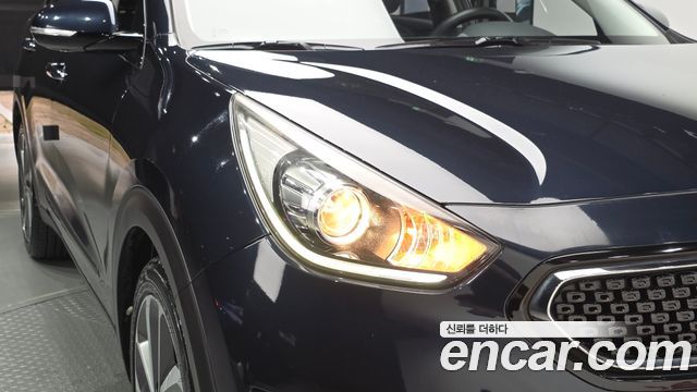 Kia Niro 2017 — photo 8