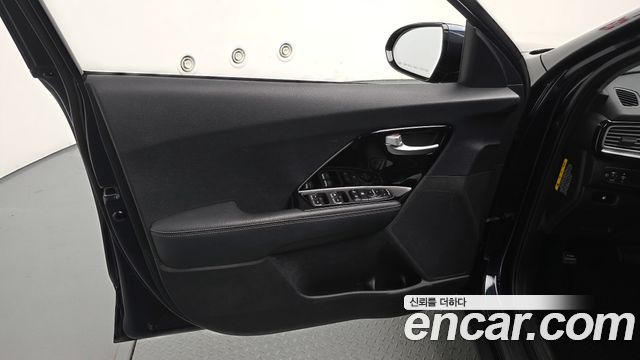 Kia Niro 2017 — photo 14