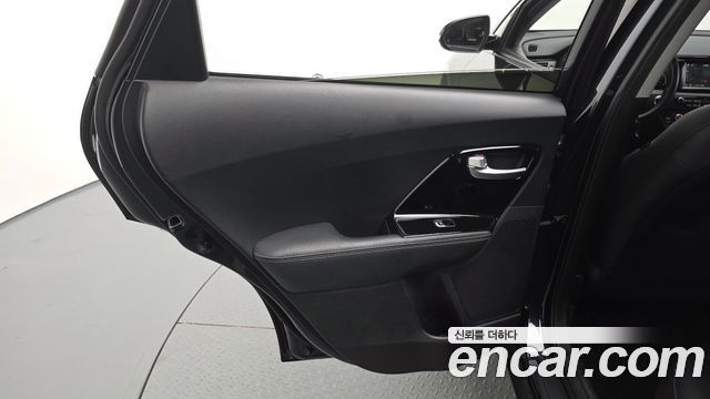 Kia Niro 2017 — photo 15