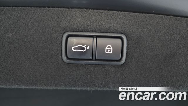 Genesis EQ900 2017 — photo 23