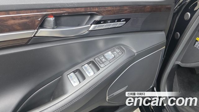 Genesis EQ900 2017 — photo 28
