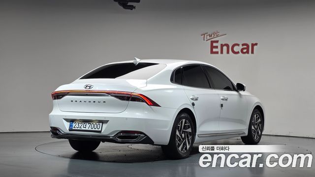 Hyundai Grandeur 2022 — photo 2
