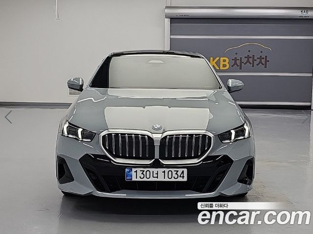 BMW 5-Series 2026 — photo 2