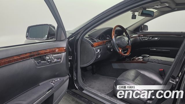 Mercedes-Benz S-Class 2011 — photo 10