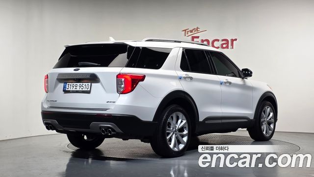 Ford Explorer 2022 — photo 2
