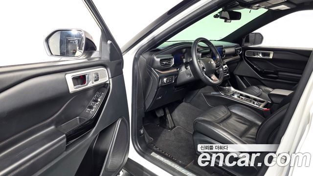 Ford Explorer 2022 — photo 13