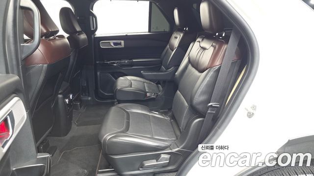 Ford Explorer 2022 — photo 17