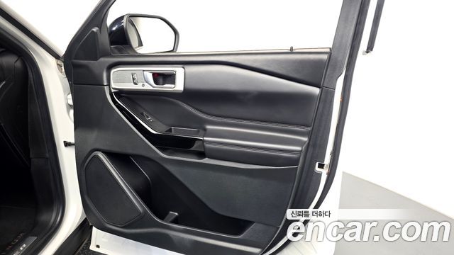 Ford Explorer 2022 — photo 14