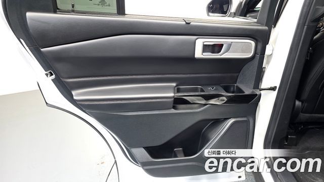 Ford Explorer 2022 — photo 15