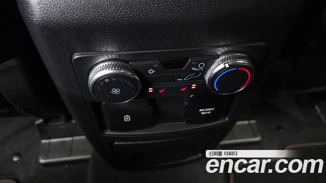 Ford Explorer 2022 — photo 28