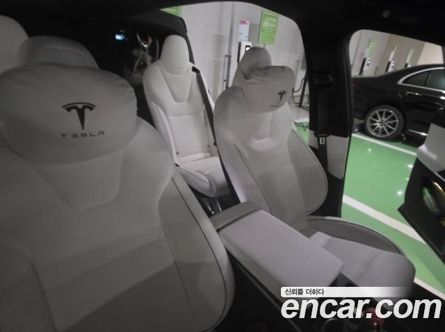 Tesla Model X 2023 — photo 5
