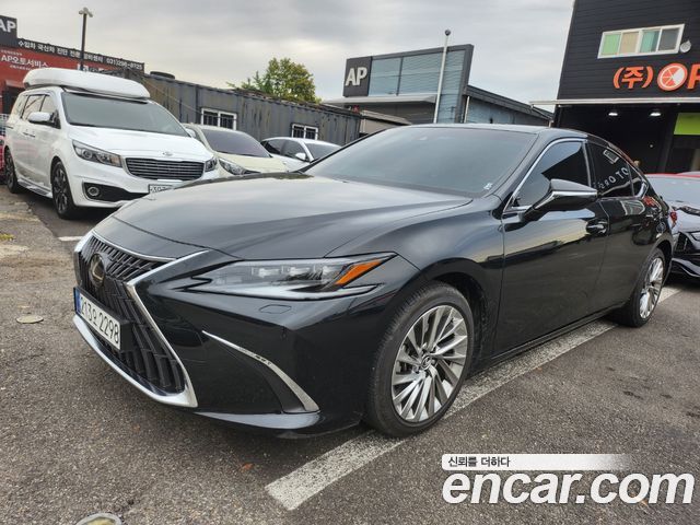 Lexus ES 2024 — photo 1
