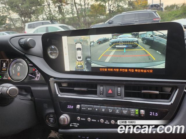 Lexus ES 2024 — photo 12