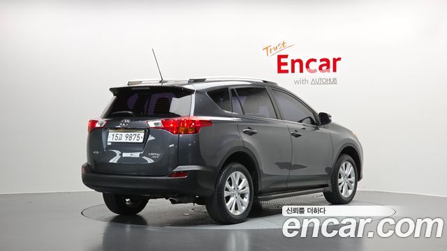 Toyota RAV4 2015 — photo 2
